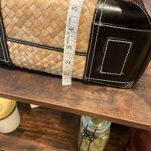 Elegant Tan and Black Womens’ Woven Hand Bag - Picture 16 of 16